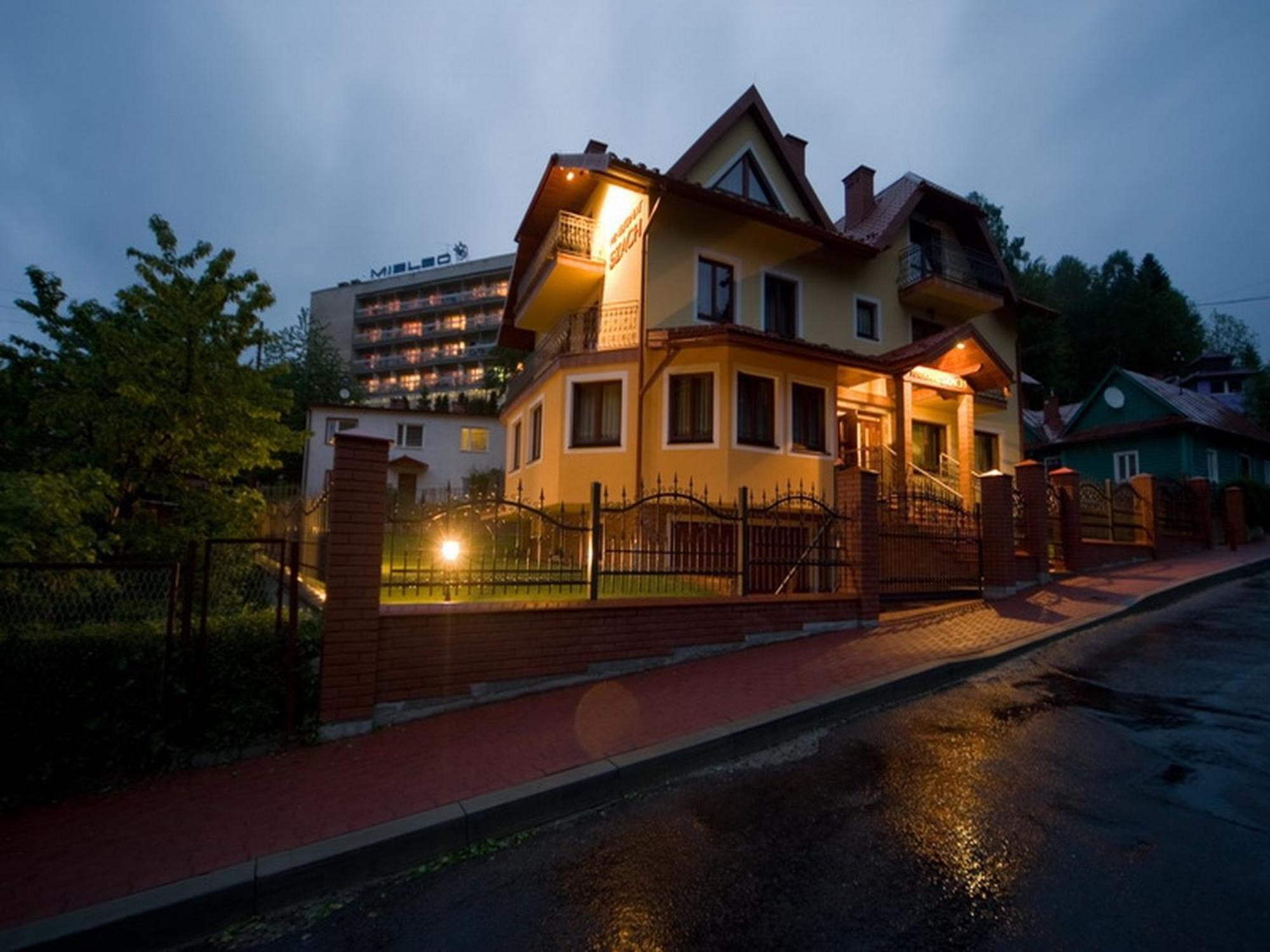 Pensjonat Szach Krynica Zdroj Exterior photo
